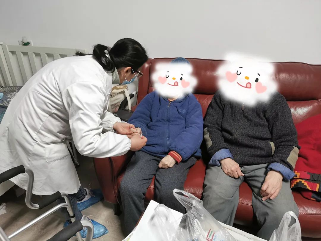 全市首批试点“家庭照护床位”，黄浦区两个街道服务户数双破百——老城区居民乐享“定制化”居家养老