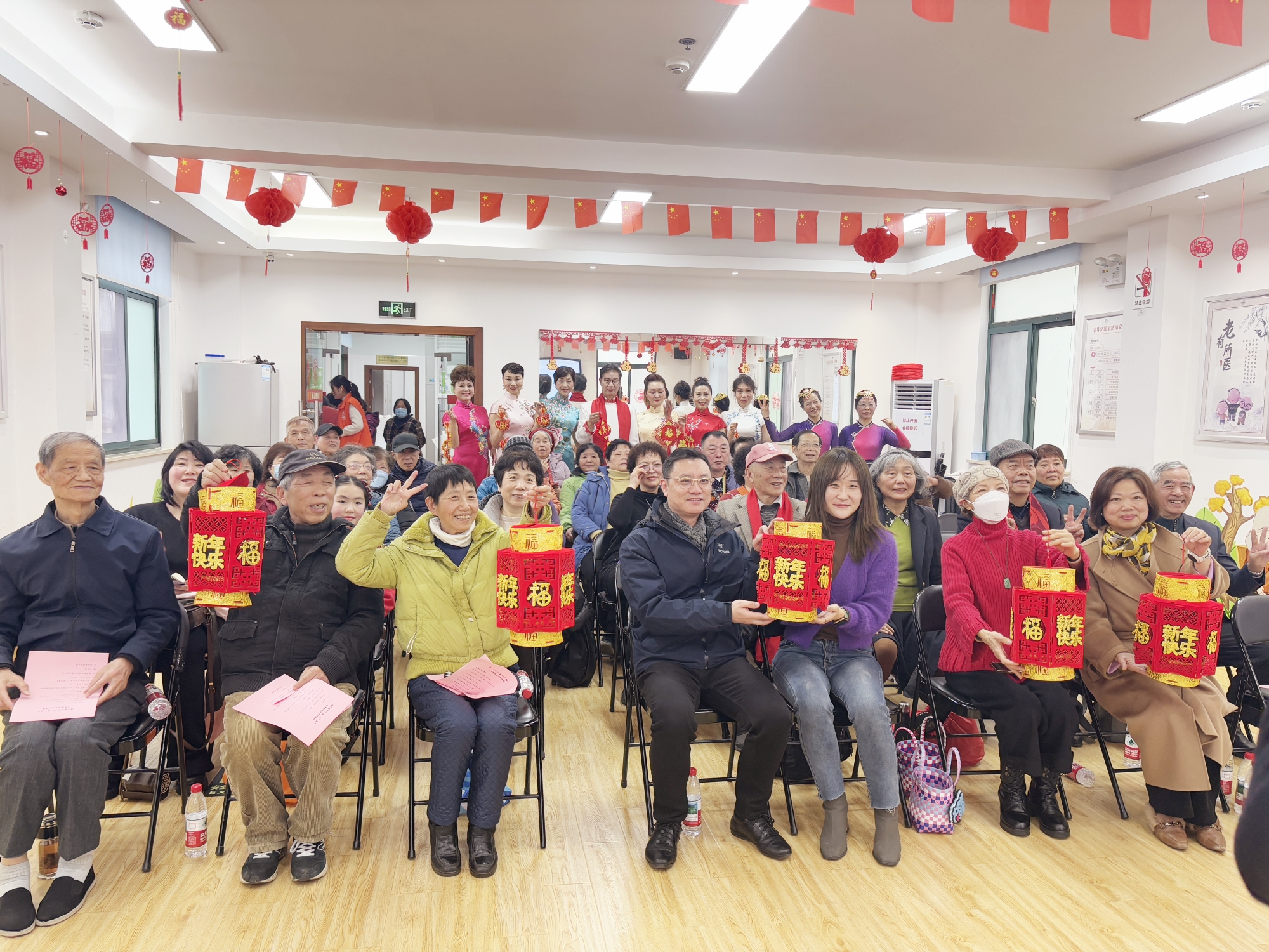 瑞气盈东门，喜“宵”展颜开 | 小东门街道综合为老服务中心分中心齐庆元宵