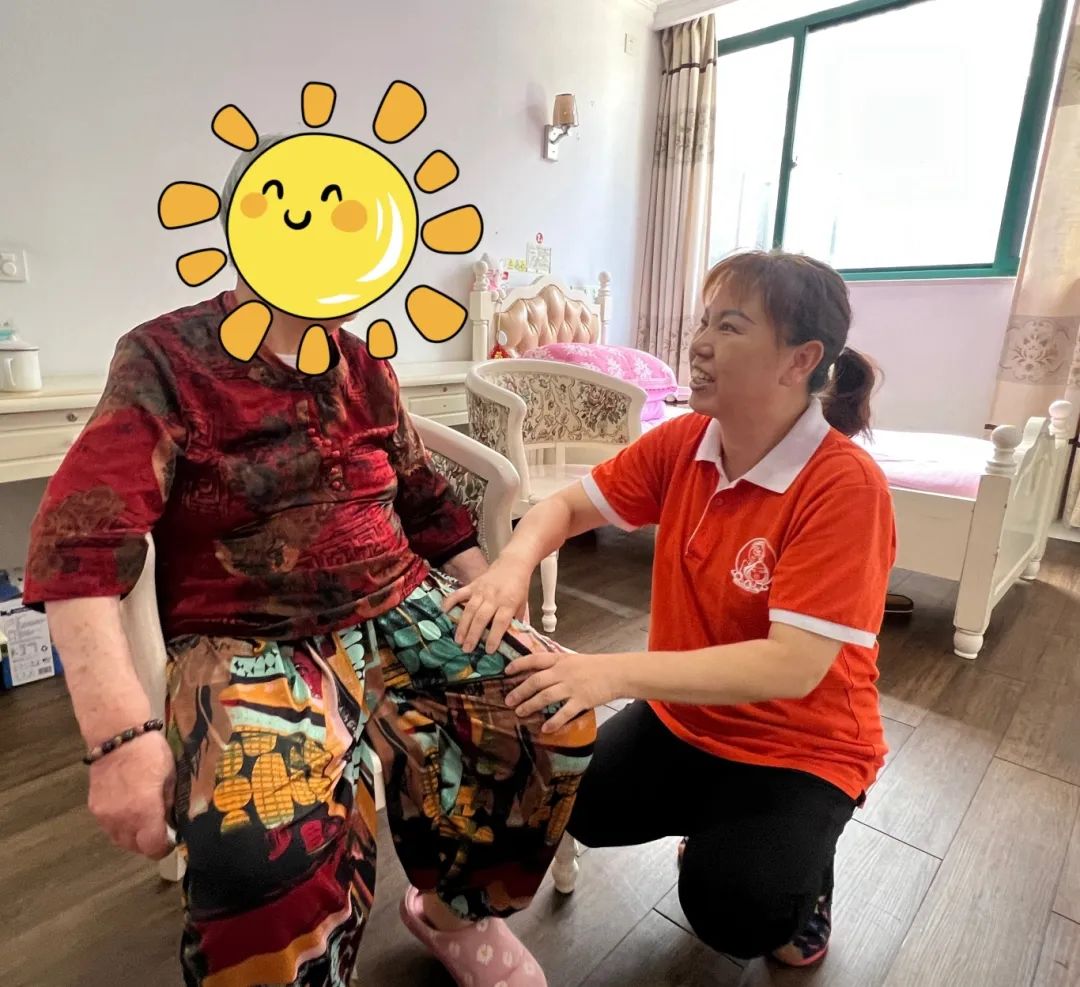 "闺女，你比亲闺女还亲！"——善行大使何雪珍用爱与专业守护最美夕阳红