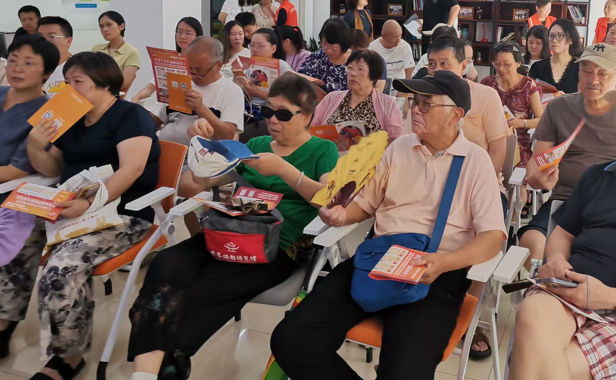 江浦路街道“幸福暖阳,家床相伴”公益服务，为老年生活添暖护航